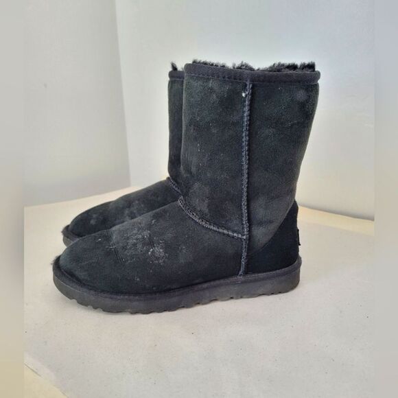 UGG Classic Short II Sheepskin Leather Boots Sherpa Lined Black Mid Calf Women 6 - Picture 1 of 9